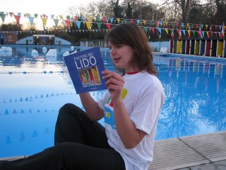   "Tooting Bec Lido"... ()