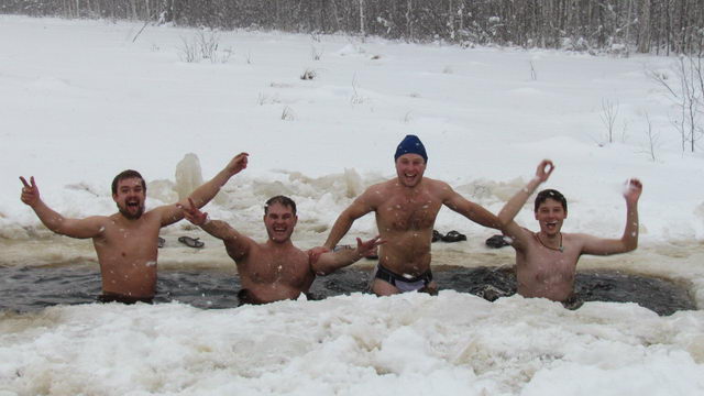 У нас небольшая, но очень дружная компания моржей! Присоединяйтесь!